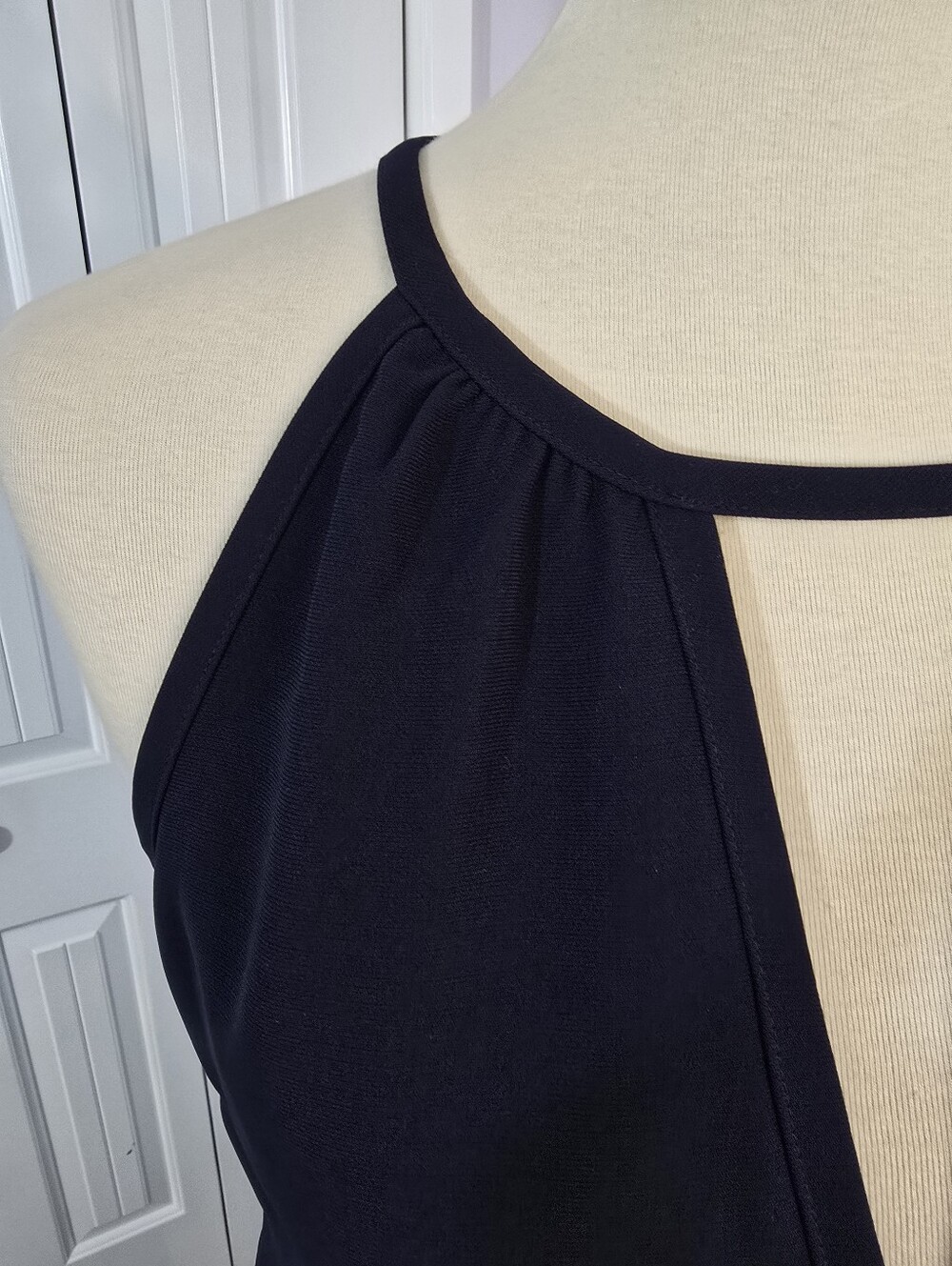 Banana Republic Sleeveless Navy Halter Dress With Front Keyhole Minimalist Look - Picture 4 of 10